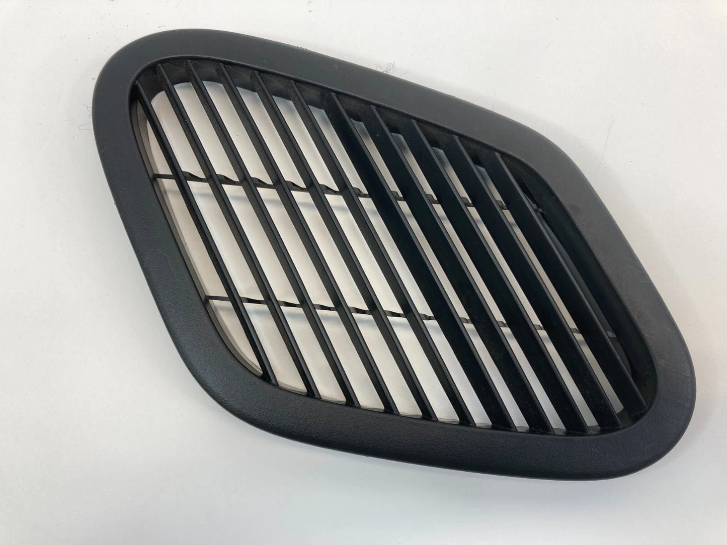2009-2017 CHEVROLET TRAVERSE LEFT LOWER CENTER CONSOLE AIR VENT DUCT GRILL