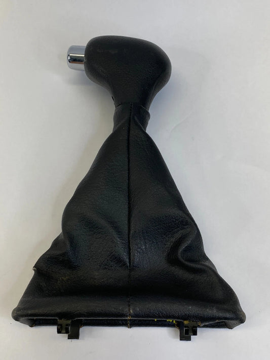 2002-2009 CHEVROLET TRAILBLAZER SHIFTER HANDLE KNOB AND BOOT OEM