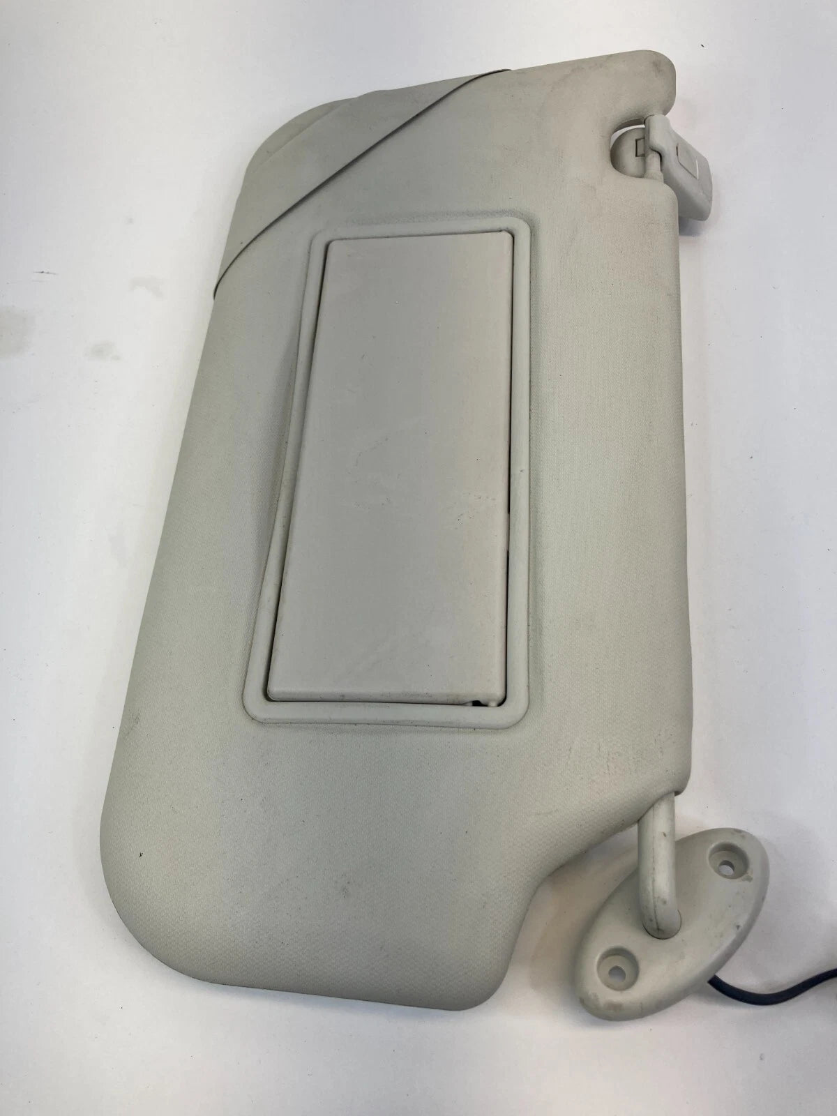 2012-2015 FORD FOCUS FRONT RIGHT PASSENGER SIDE SUN VISOR W/ ILLUMINATED OEM