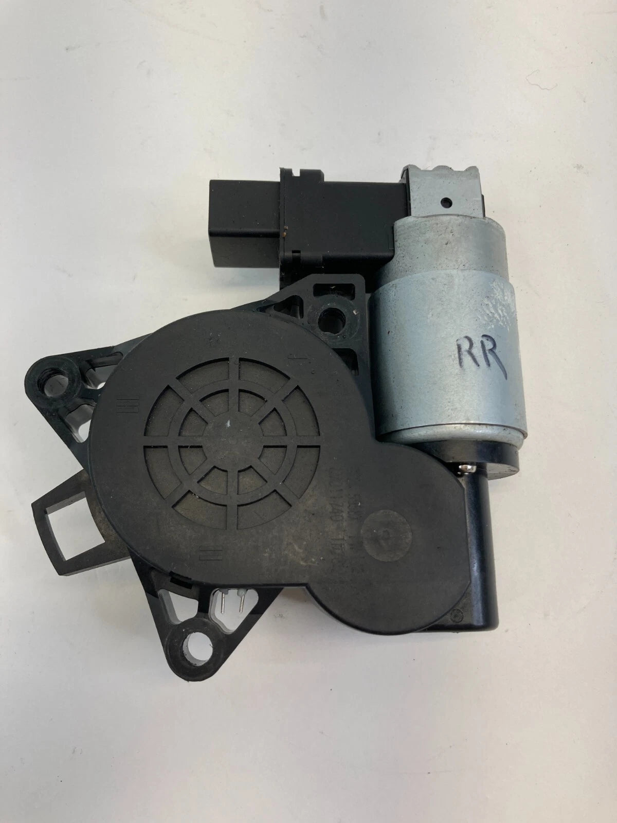 04-09 MAZDA 3 SEDAN BACK REAR RIGHT SIDE DOOR POWER WINDOW MOTOR G22C-5958X OEM