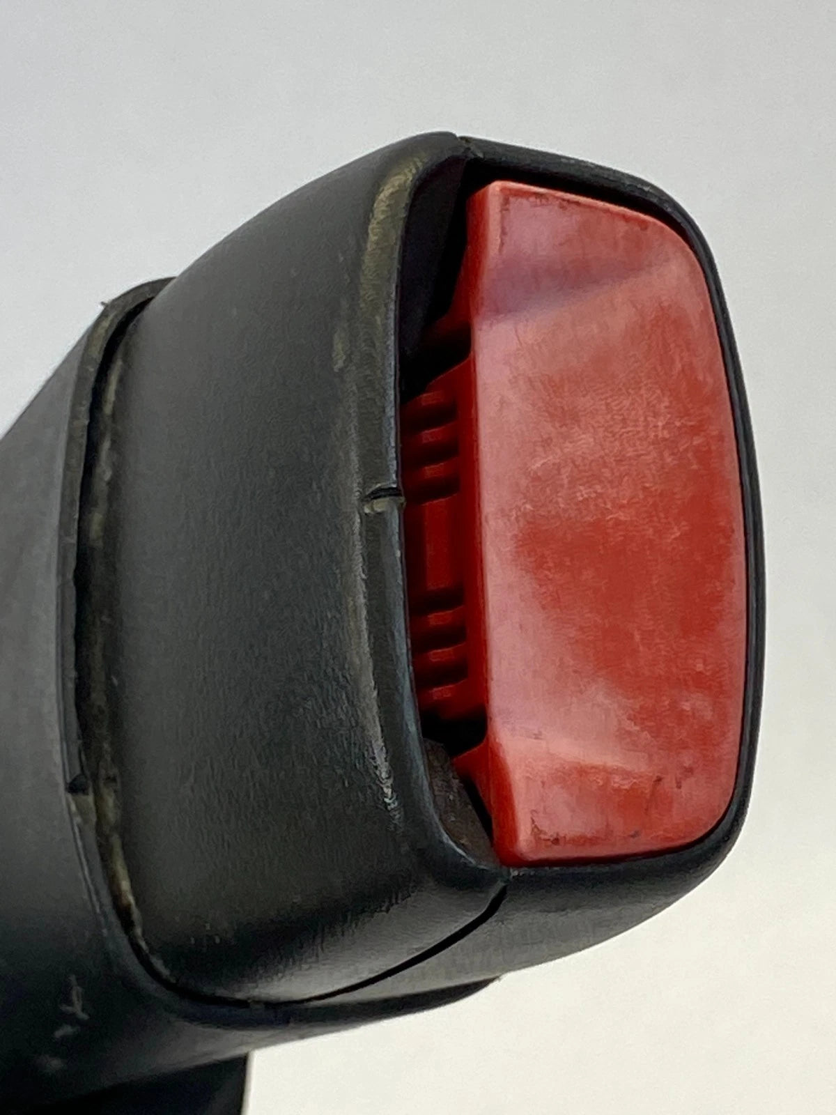 2006-2009 PONTIAC TORRENT FRONT RIGHT PASSENGER SIDE SEAT BELT BUCKLE 5206420