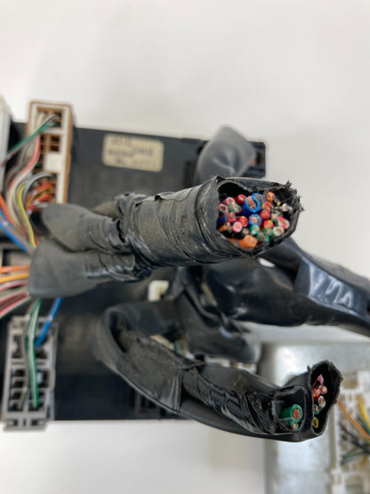 2002-2004 Nissan Pathfinder Dash Interior Fuse Box Junction Block 24350-5W900