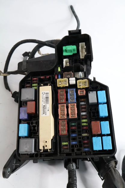 2011-2016 TOYOTA SIENNA 3.5L ENGINE FUSE RELAY BOX COMPARTMENT 82641-08050 OEM