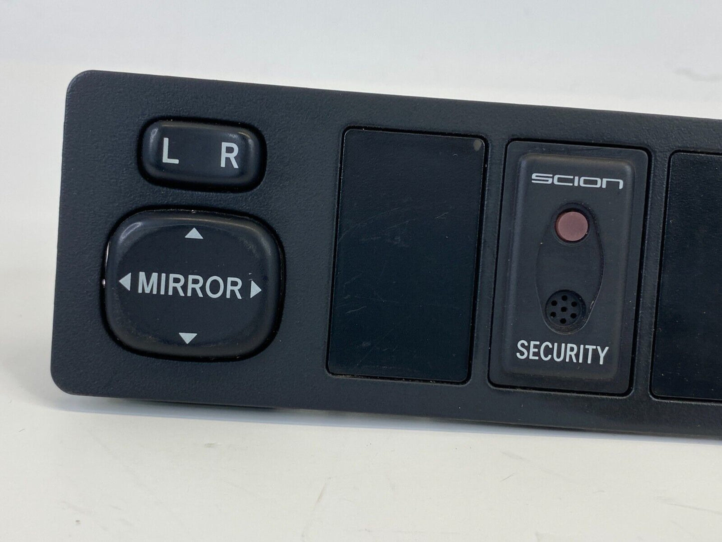 2005-2010 Scion tC Power Door Mirror Control Switch w/ Cover 55539-32010