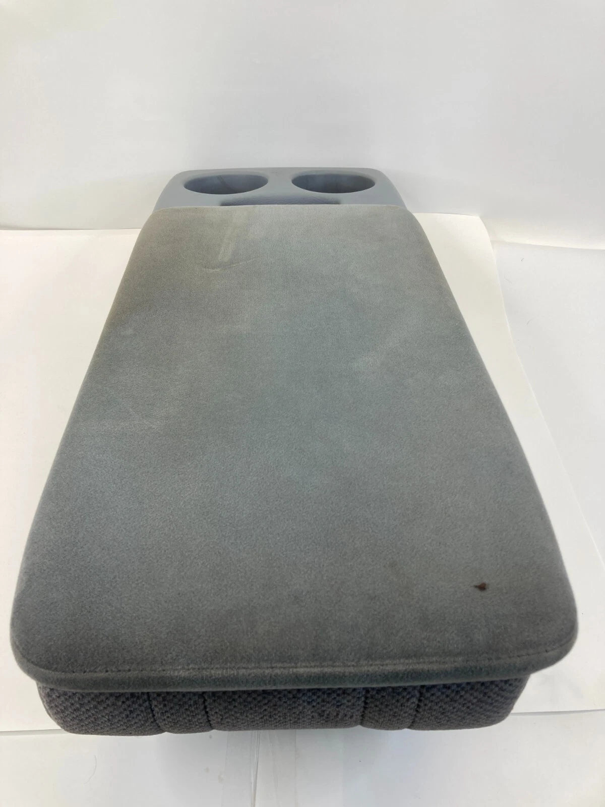 2000-2005 TOYOTA TUNDRA JUMP SEAT CENTER CONSOLE ARMREST CUP HOLDER STORAGE