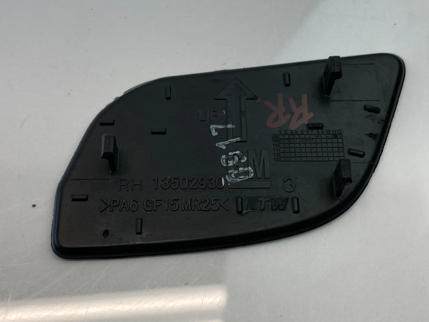 10-17 CHEVROLET EQUINOX REAR RIGHT SIDE INTERIOR DOOR HANDLE BOLT COVER 13502930