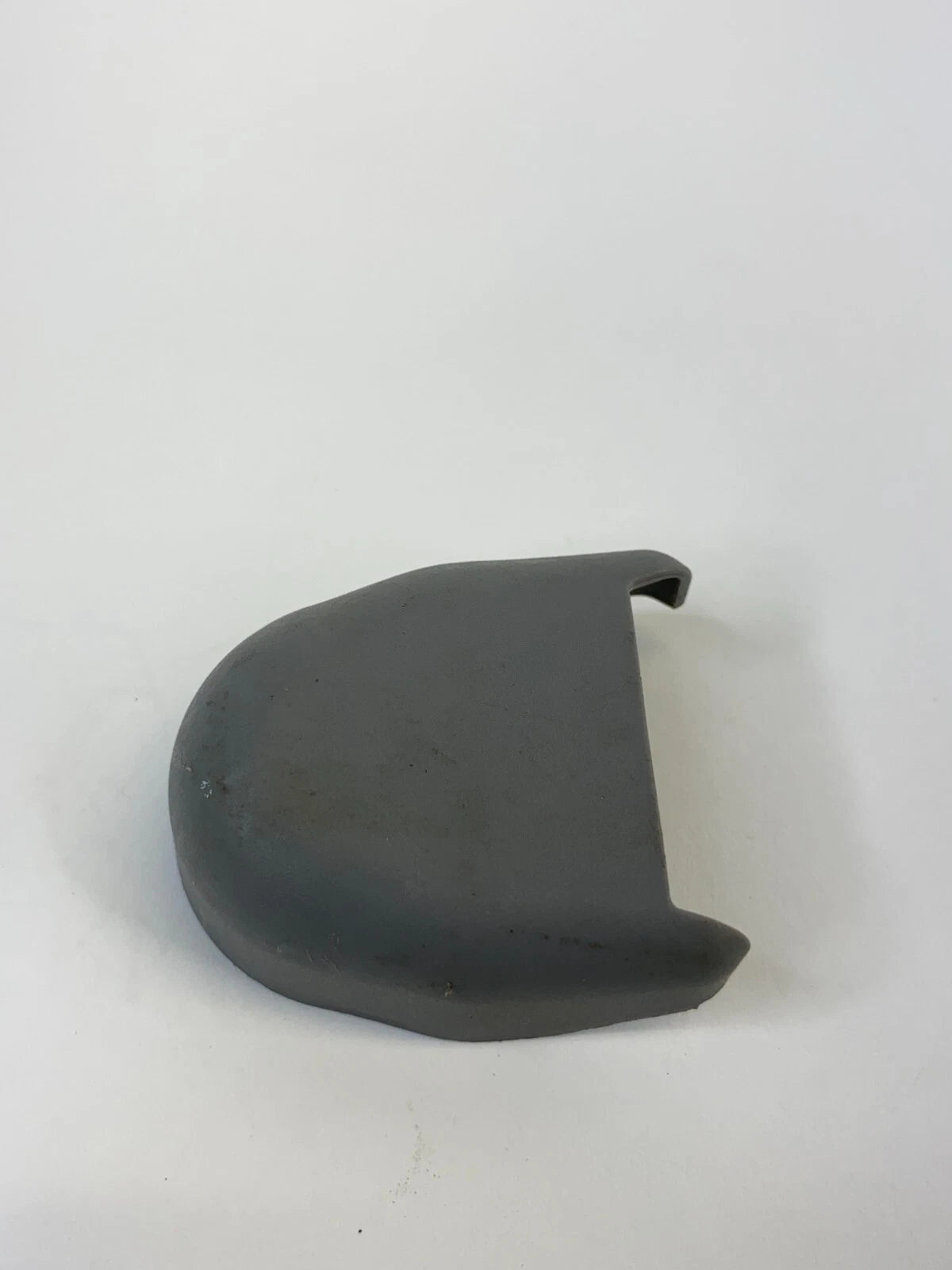 07-10 HYUNDAI ELANTRA FRONT LEFT DRIVER SIDE SEAT BELT ANCHOR LOWER COVER TRIM
