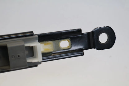 2012-2017 HYUNDAI ACCENT FRONT RIGHT PASSENGER SIDE SEAT BELT HEIGHT ADJUSTER