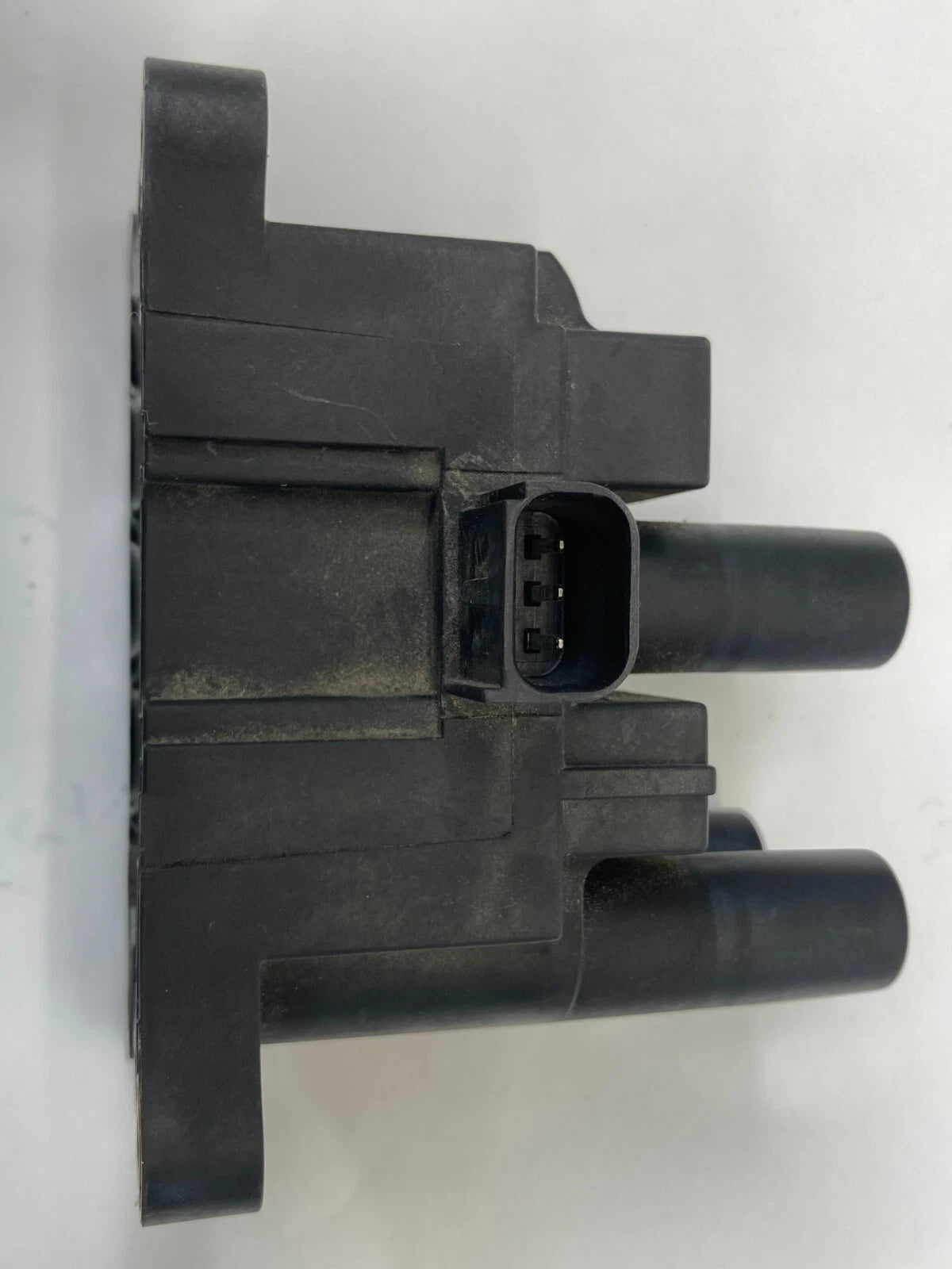 2014-2019 FORD FIESTA 1.6L L4 A/T ENGINE IGNITON COIL RAIL CM5G-12029-FC OEM