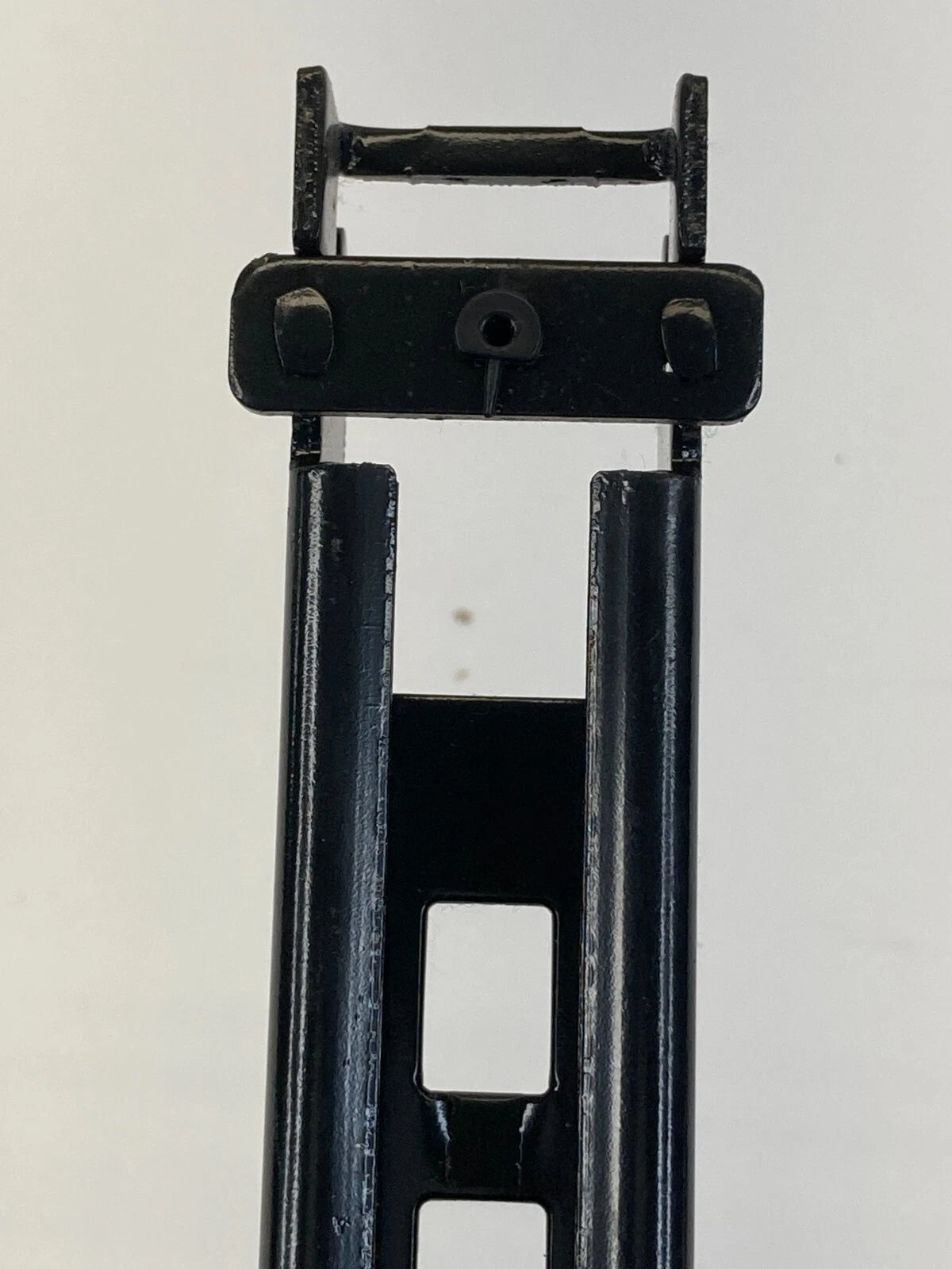 2005-2011 AUDI A6 QUATTRO FRONT RIGHT SIDE SEAT BELT HEIGHT ADJUSTER 8E0857833A