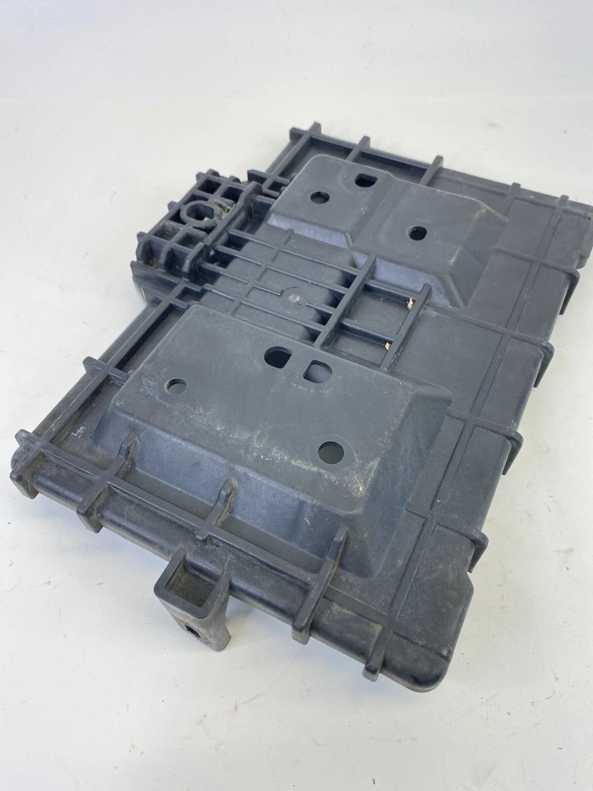 2009-2011 KIA BORREGO 3.8L BATTERY TRAY CARRIER HOLDER BRACKET OEM 37150-2J800