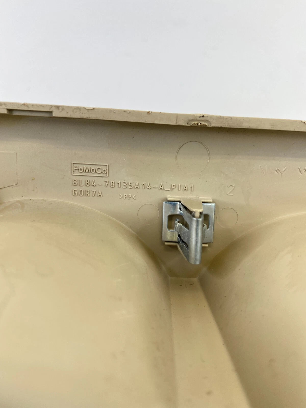 2008 2009 2010 2011 2012 FORD ESCAPE REAR CONSOLE CUP HOLDER 8L84-78135A14-A