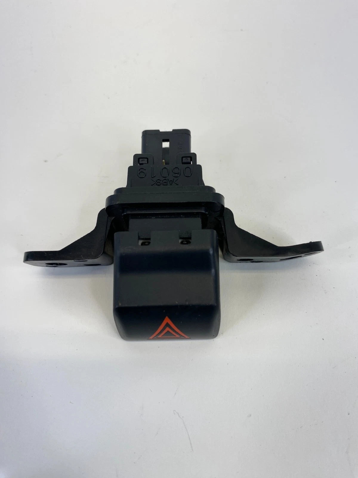 2007-2013 NISSAN ALTIMA HAZARD EMERGENCY WARNING LIGHT BUTTON SWITCH
