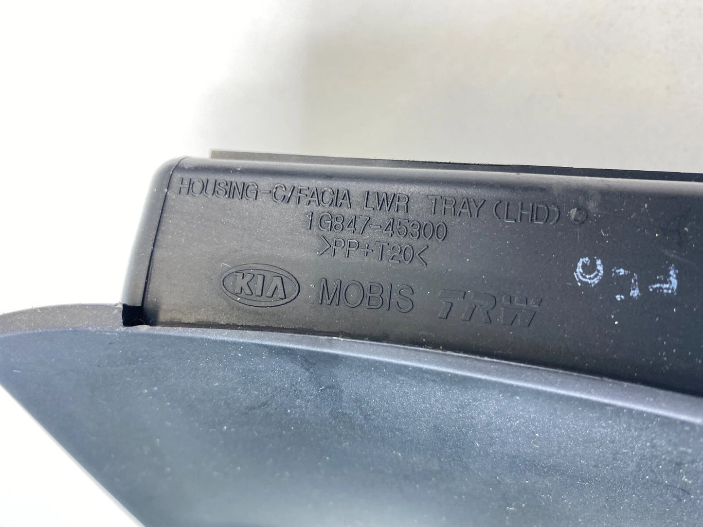 2006-2011 KIA RIO5 DASH LEFT SIDE BOX COMPARTMENT STORAGE LID 1G847-45300