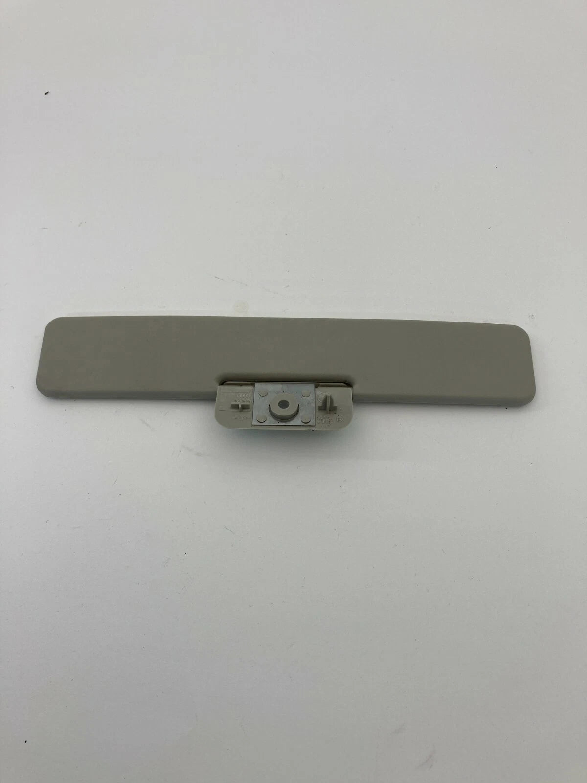1996-2001 AUDI A4 QUATTRO MINI CENTER MIDDLE SUNVISOR SUN VISOR SHADE 8D0858555