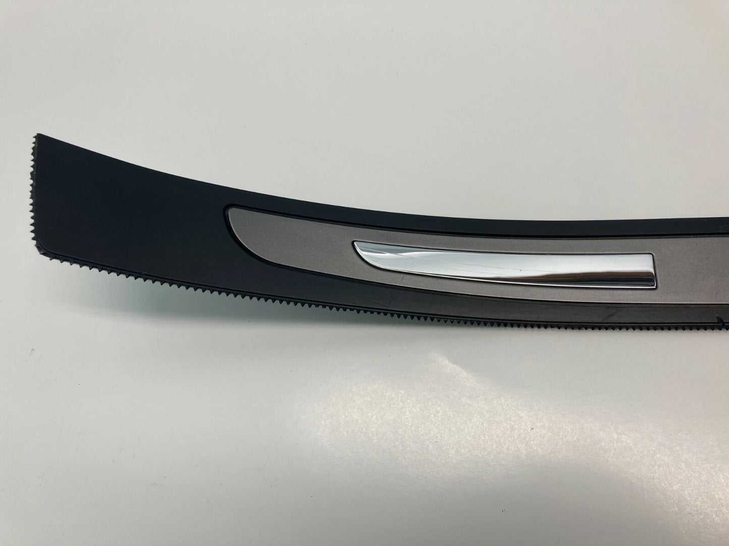 2002-2005 BMW 745LI REAR RIGHT SIDE DOOR SILL SCUFF STEP PLATE PANEL 7007398