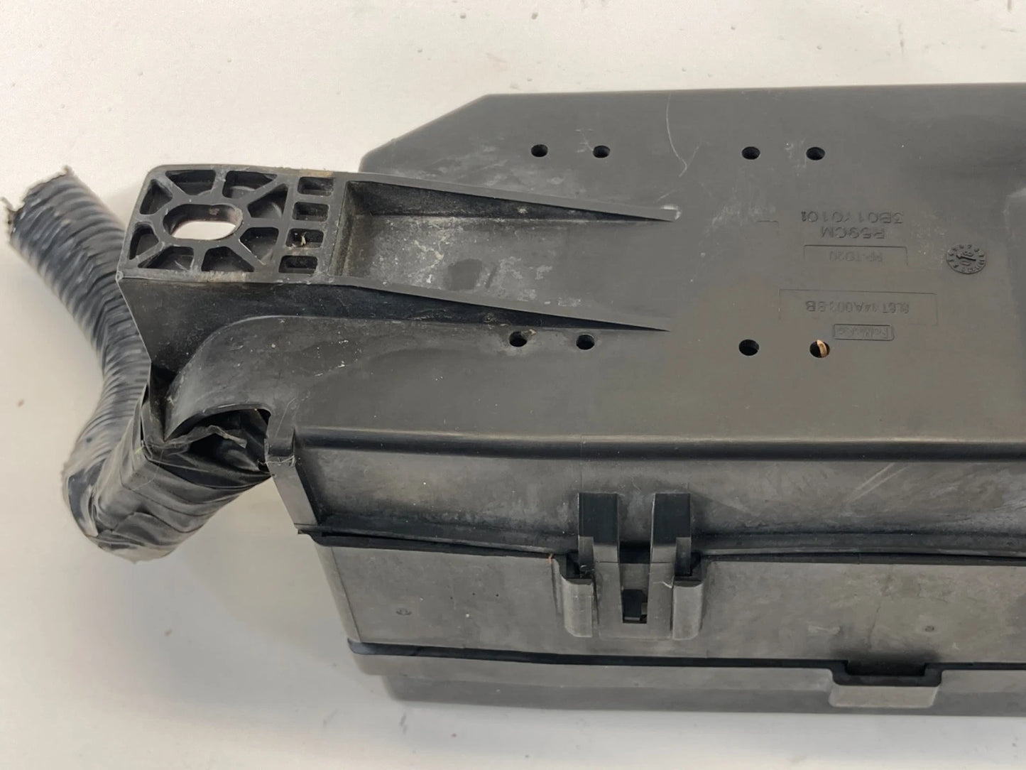 2008 FORD ESCAPE 3.0L V6 A/T ENGINE COMPARTMENT FUSE BOX RELAY JUNCTION BLOCK