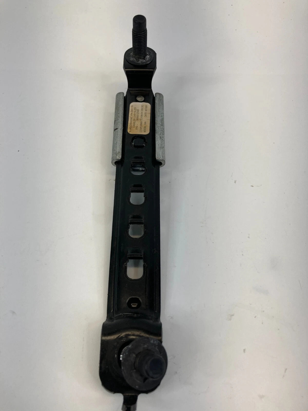 2006-2010 DODGE CHARGER FRONT LEFT DRIVER SIDE SEAT BELT ADJUSTER 04649125AB OEM
