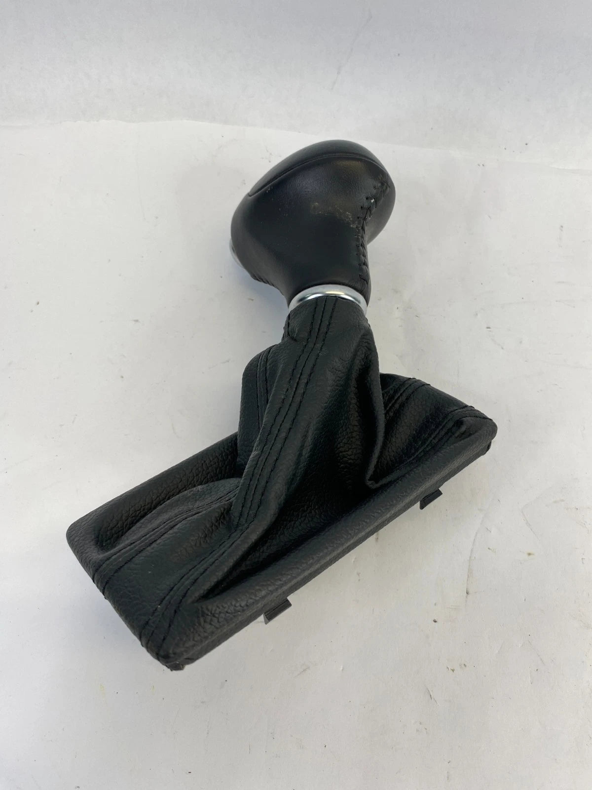 2014 2015 KIA SORENTO 3.3L AT SHIFT KNOB HANDLE AND GAITER BLACK LEATHER OEM
