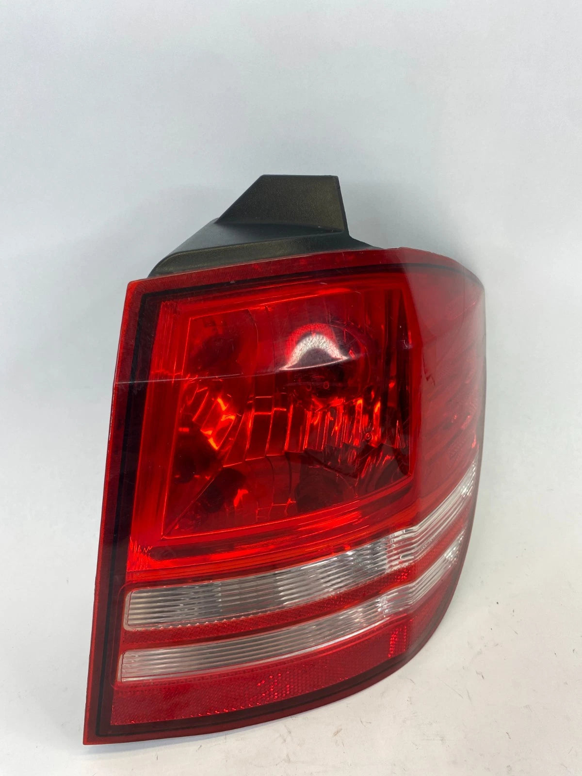 2009-2020 DODGE JOURNEY RIGHT PASSENGER OUTER HALOGEN TAIL LIGHT OEM 05116290A