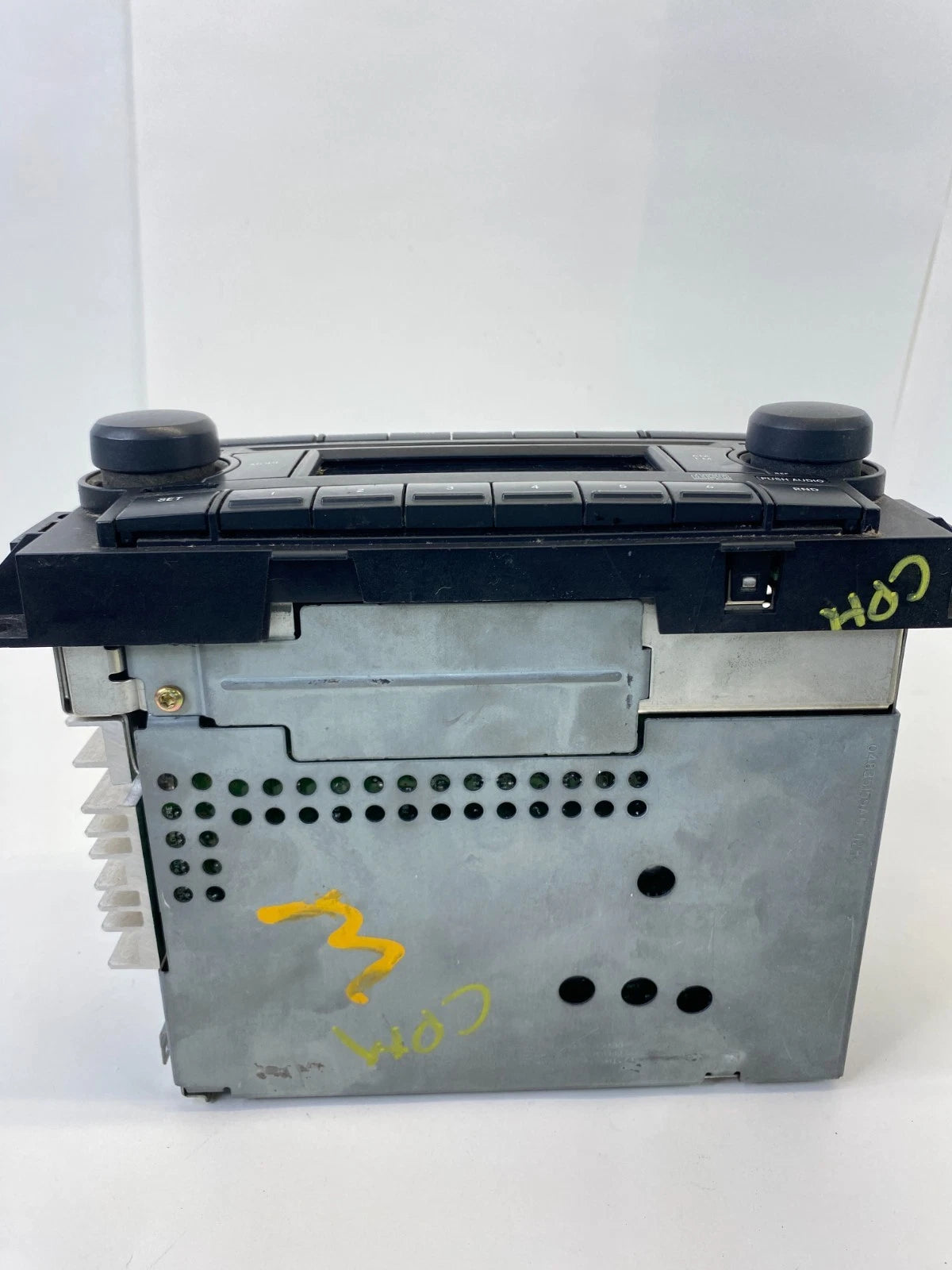 2005-2006 CHRYSLER 300 RADIO AM FM CD PLAYER RECEIVER P05064030AM OEM FACTORY