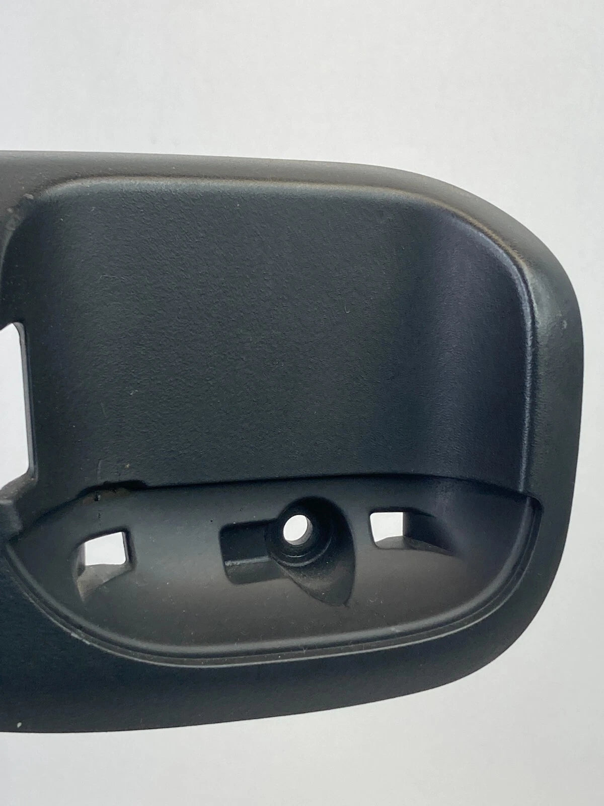 10-12 DODGE CALIBER REAR LEFT INTERIOR DOOR HANDLE BEZEL COVER TRIM INS33TRMA