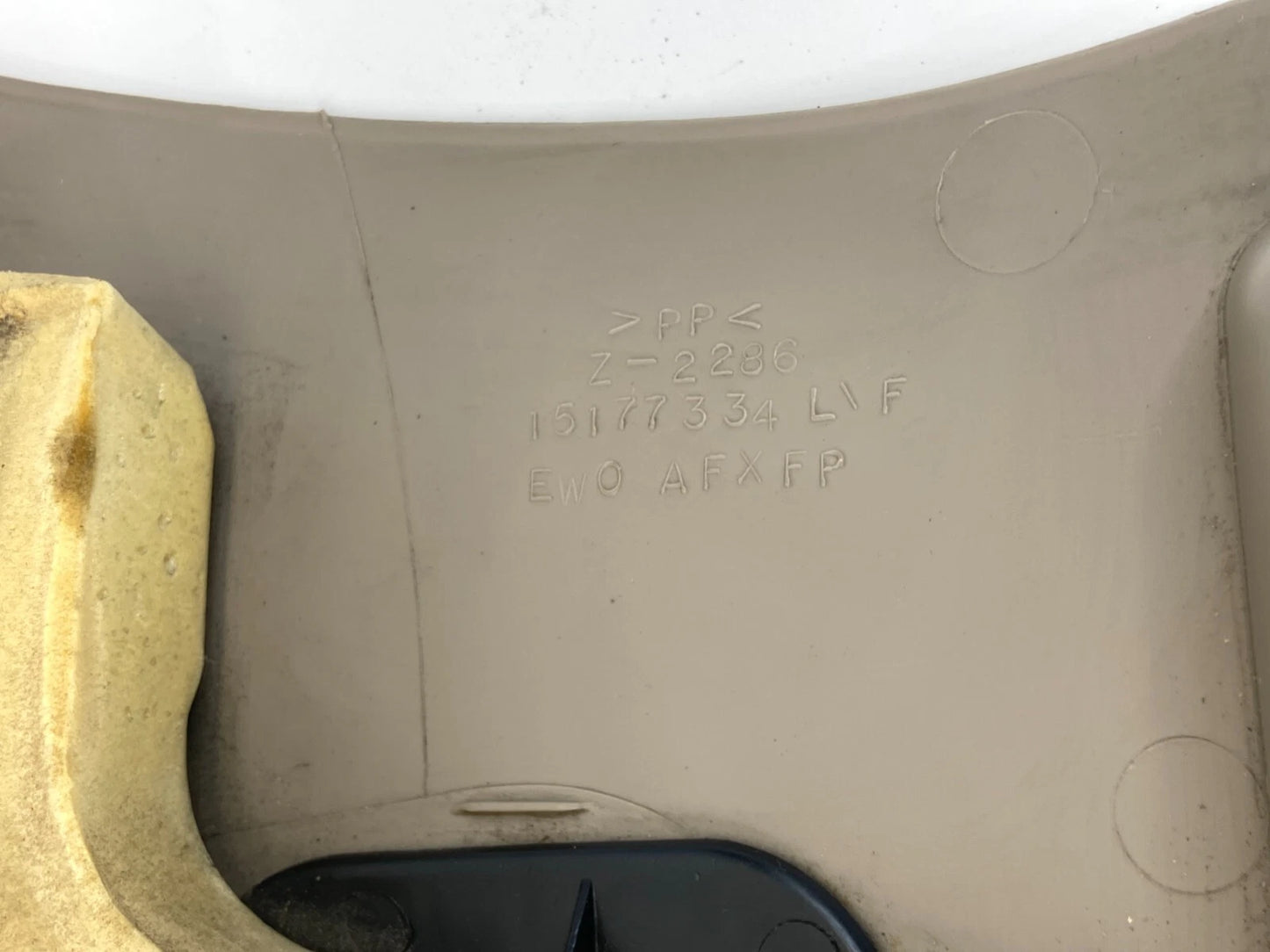 01-05 CHEVROLET TAHOE REAR RIGHT QUARTER PANEL INTERIOR D PILLAR TRIM 15177334