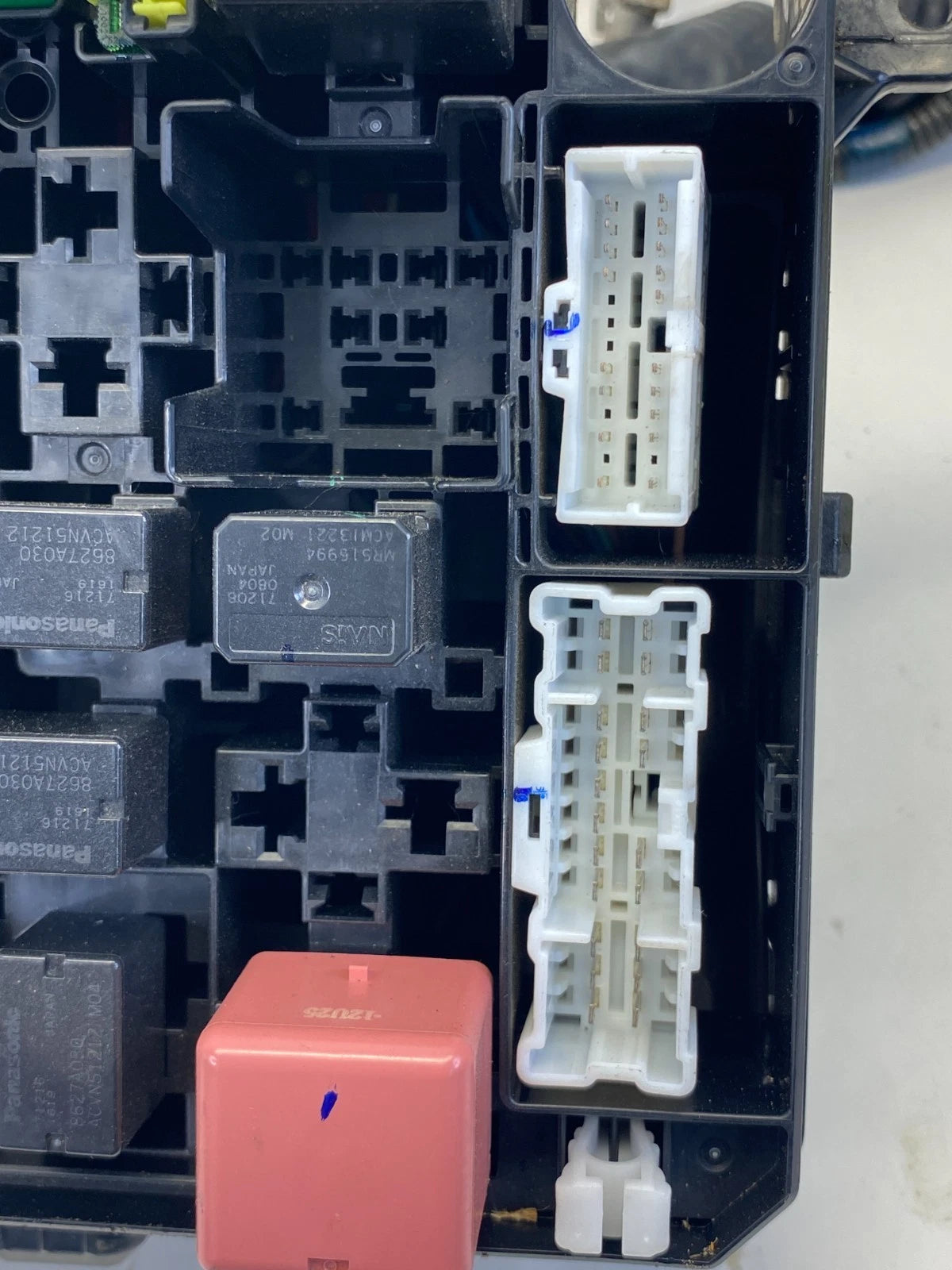 14-20 MITSUBISHI OUTLANDER SPORT ENGINE FUSE BOX RELAY JUNCTION BLOCK 8565A268