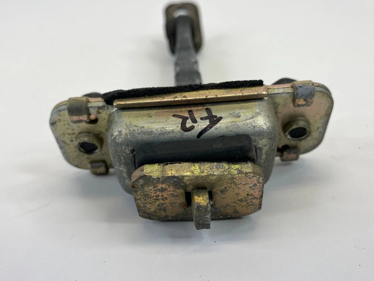 03-09 KIA SORENTO FRONT RIGHT PASSENGER SIDE DOOR CHECK STOP STOPPER DETENT OEM