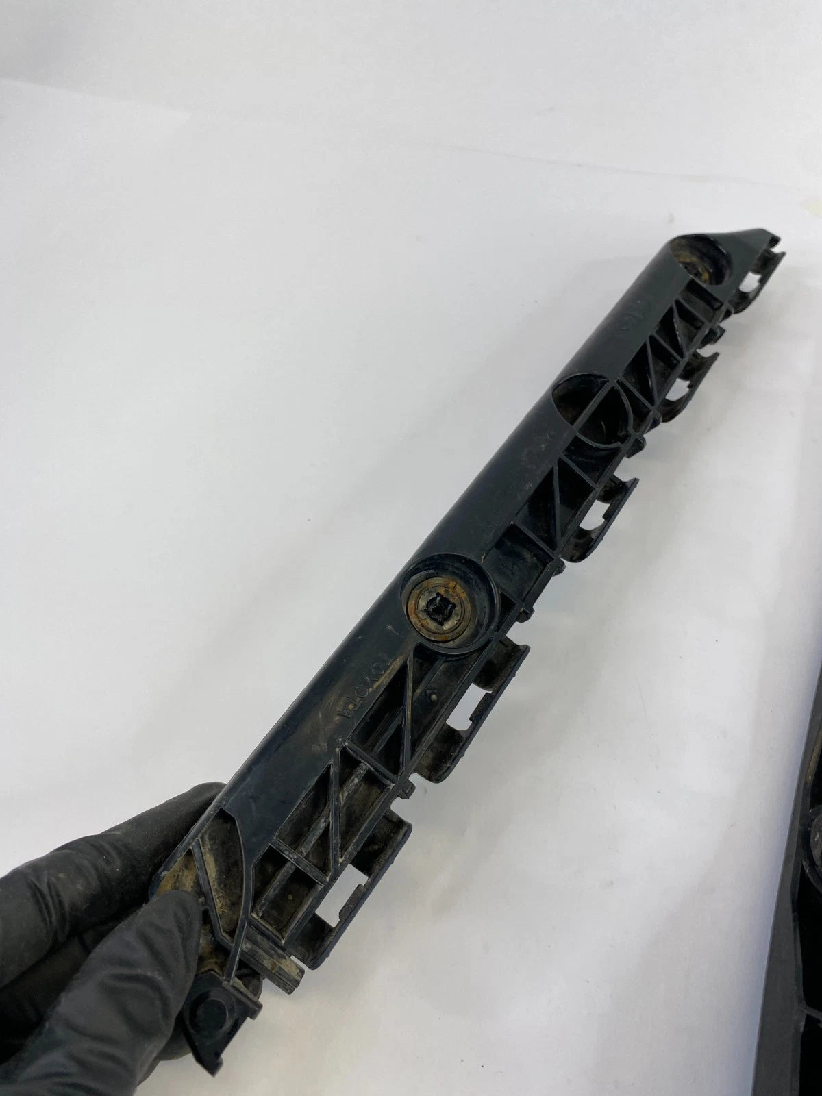 2008-2015 SCION XB REAR BUMPER LEFT & RIGHT SUPPORT BRACKET SET 52576-12180
