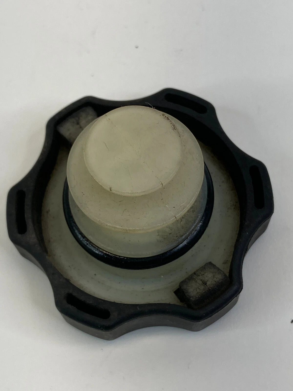 08-10 DODGE GRAND CARAVAN POWER STEERING FLUID RESERVOIR BOTTLE COVER CAP LID