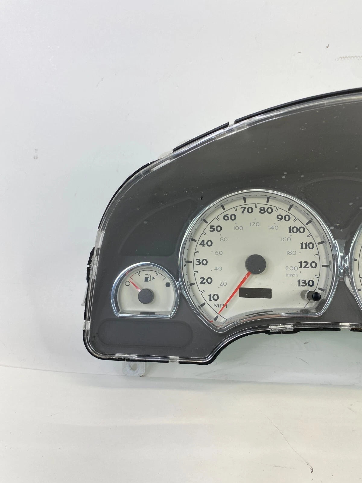 2004-2006 SATURN VUE DASH GAUGE SPEEDO INFO CLUSTER ASSEMBLY UNIT 22723716 OEM