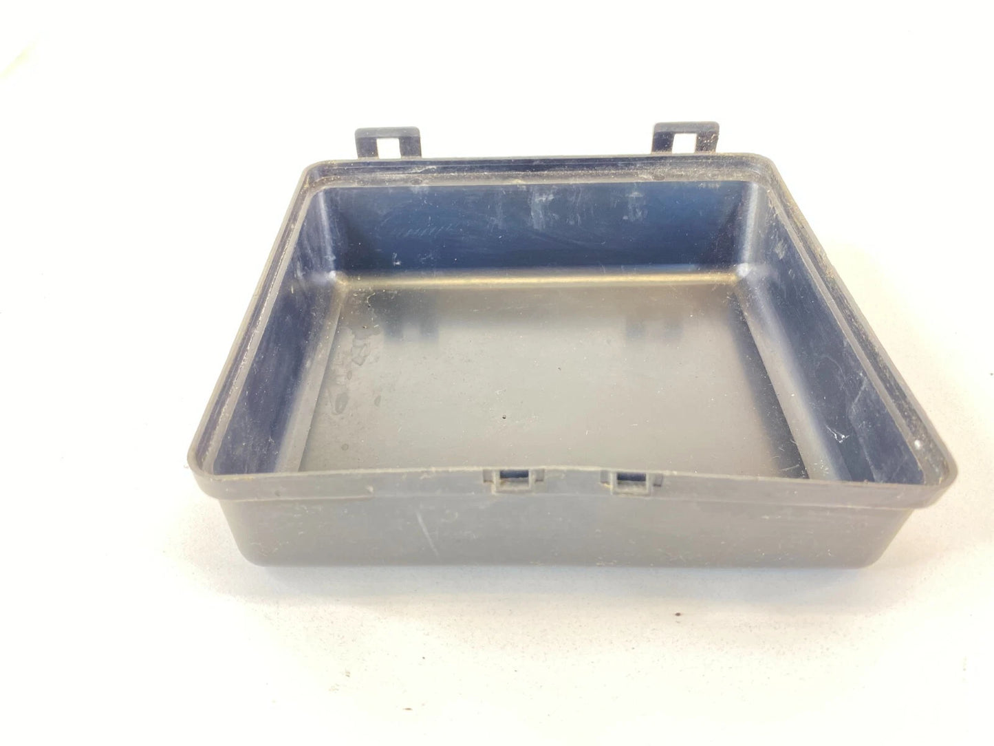 02 03 ISUZU RODEO SPORT UNDER HOOD ENGINE FUSE BOX LID COVER UNIT OEM 8972393680