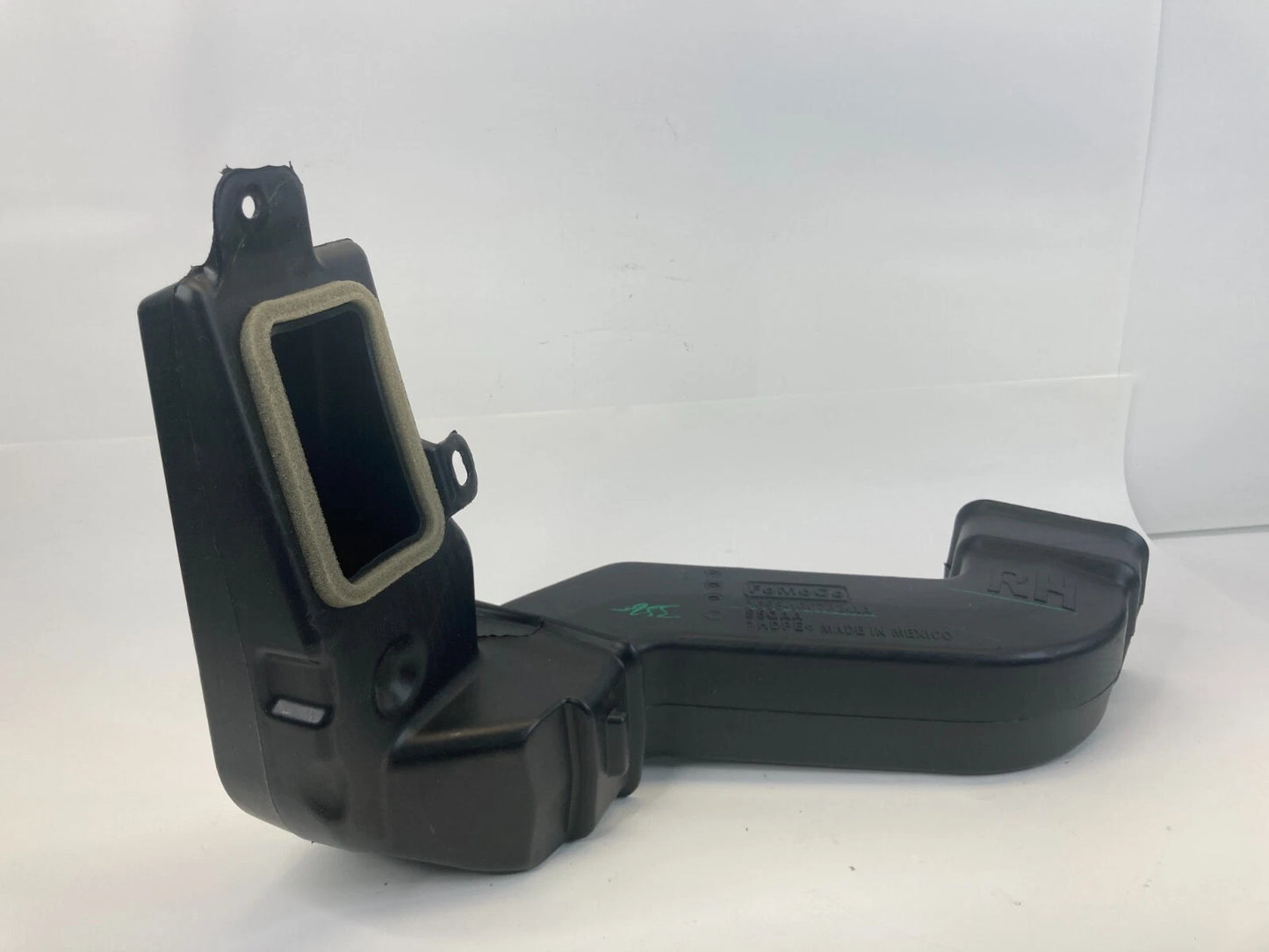 2013-2020 FORD FUSION RIGHT SIDE HYBRID BATTERY COOLING AIR DUCT DG98-10C732-AA