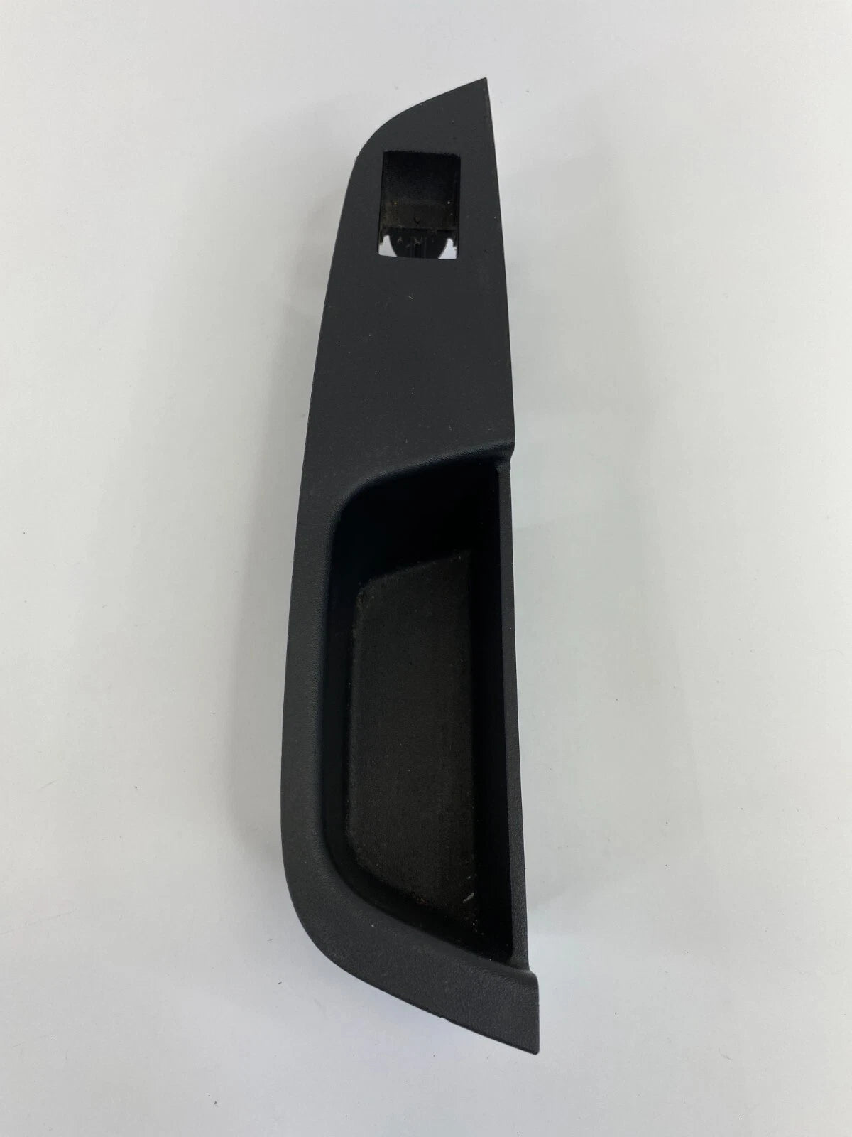 2010-2017 CHEVROLET EQUINOX REAR RIGHT SIDE WINDOW SWITCH TRIM BEZEL AKE21347