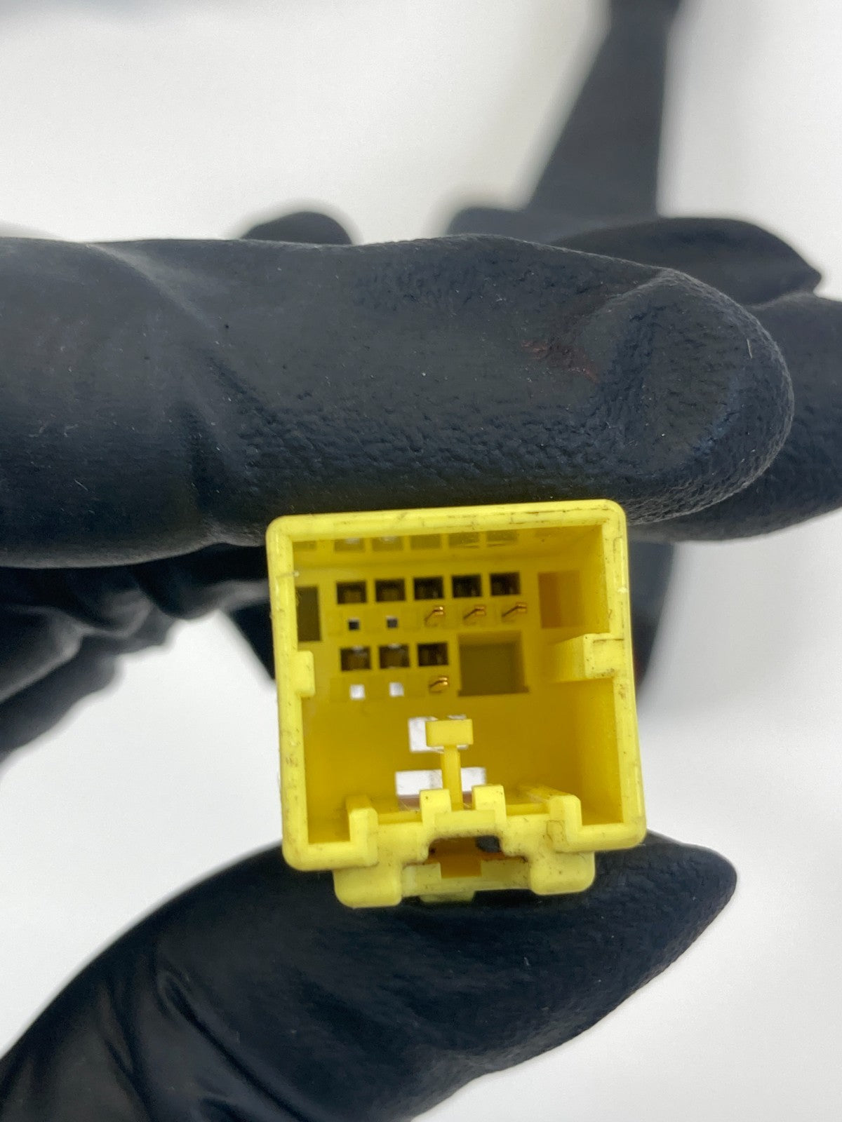 2014-2019 Kia Soul Front Left Driver Side Seat Belt Buckle Assembly OEM