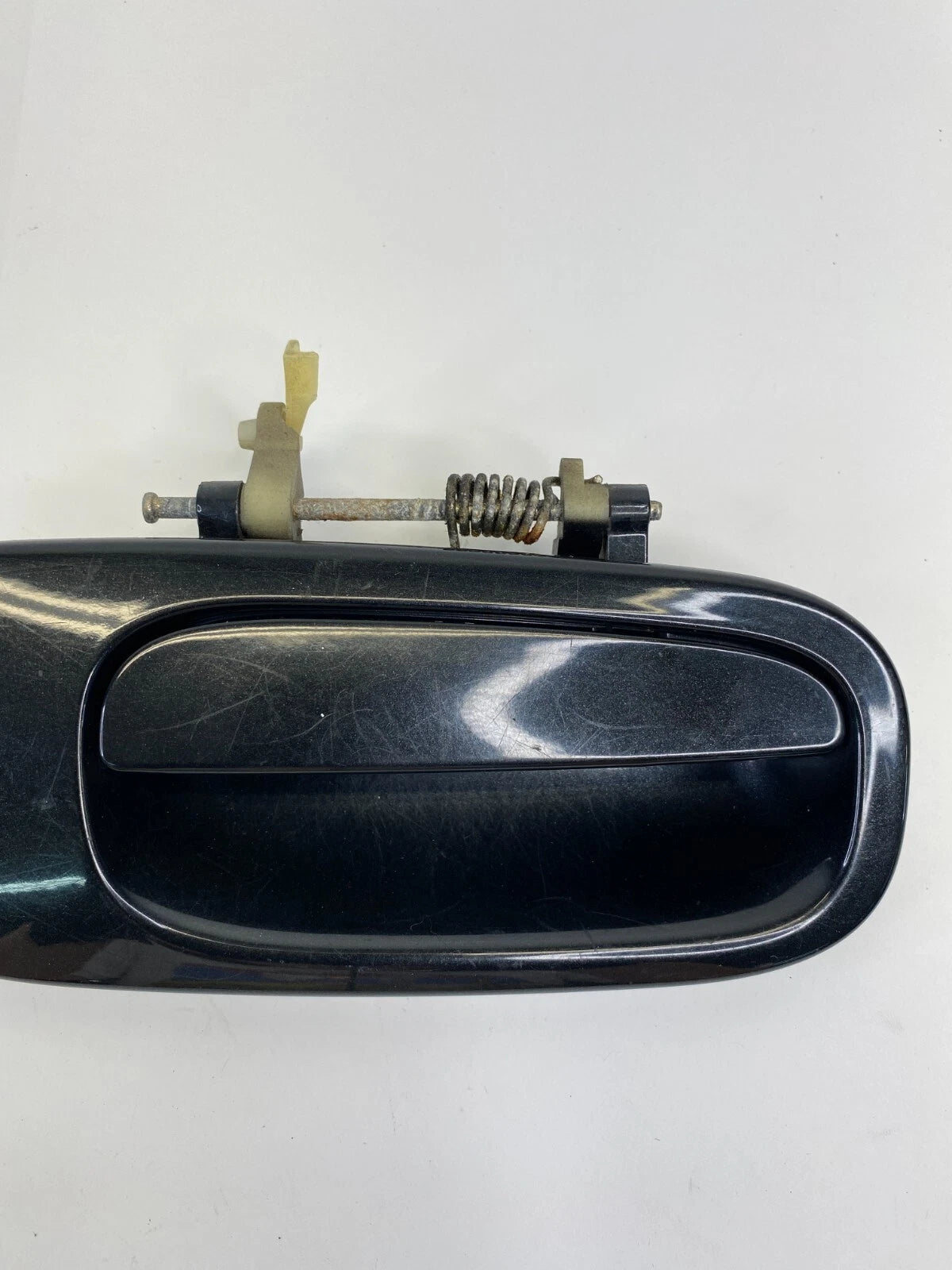 2006-2010 DODGE CHARGER FRONT RIGHT PASSENGER SIDE EXTERIOR DOOR HANDLE ASSEMBLY