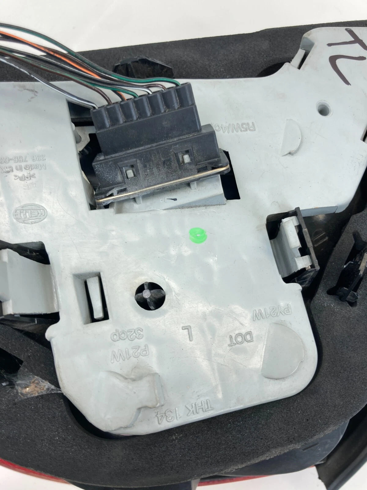 2000-2004 JAGUAR S-TYPE REAR LEFT DRIVER SIDE TAIL LIGHT TAILLIGHT XR83-13405-AH