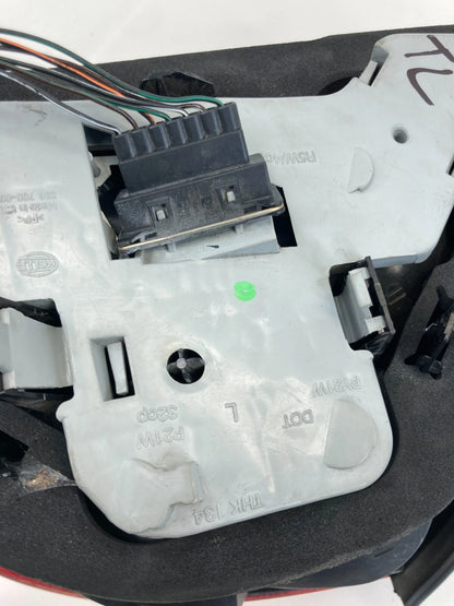 2000-2004 JAGUAR S-TYPE REAR LEFT DRIVER SIDE TAIL LIGHT TAILLIGHT XR83-13405-AH