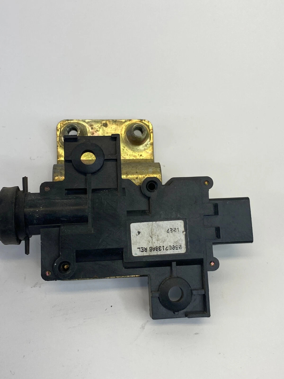 2001-2003 CHRYSLER PT CRUISER REAR RIGHT DOOR LOCK MOTOR ACTUATOR 05027178AA OEM