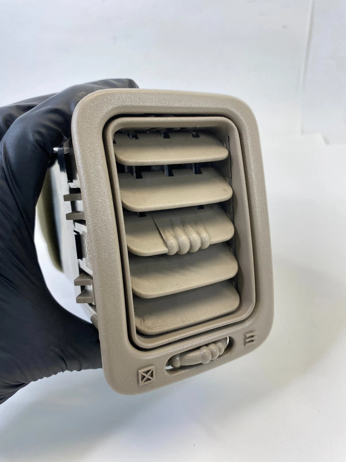 2003-2006 CHEVROLET TAHOE DASH BOARD AIR VENT HEATER AC LOUVER 15717354 OEM