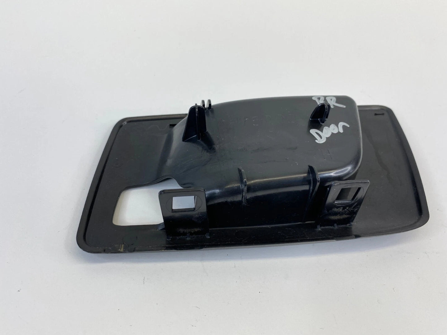 04-06 SRX 03-07 CADILLAC CTS RR RIGHT INNER DOOR HANDLE BEZEL TRIM OEM 25752964