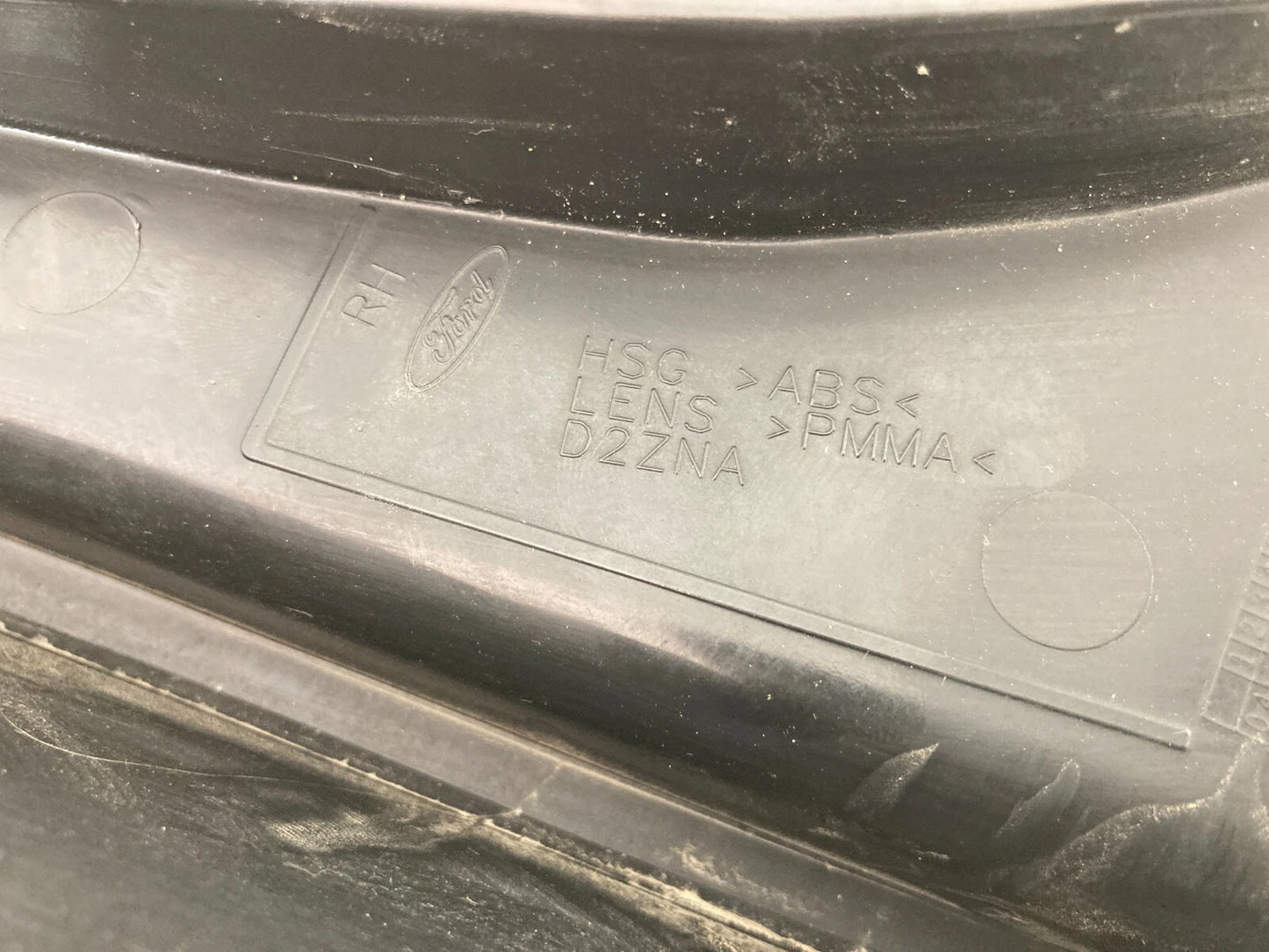 2005-2009 FORD MUSTANG RIGHT SIDE TAIL LIGHT TAILLIGHT ASEEMBLY 6R33-13B504-AH