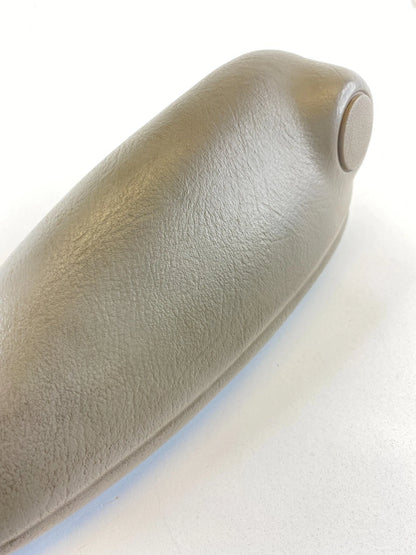 2004-2007 DODGE GRAND CARAVAN REAR RIGHT SEAT RIGHT SIDE ARMREST ARM REST 51861