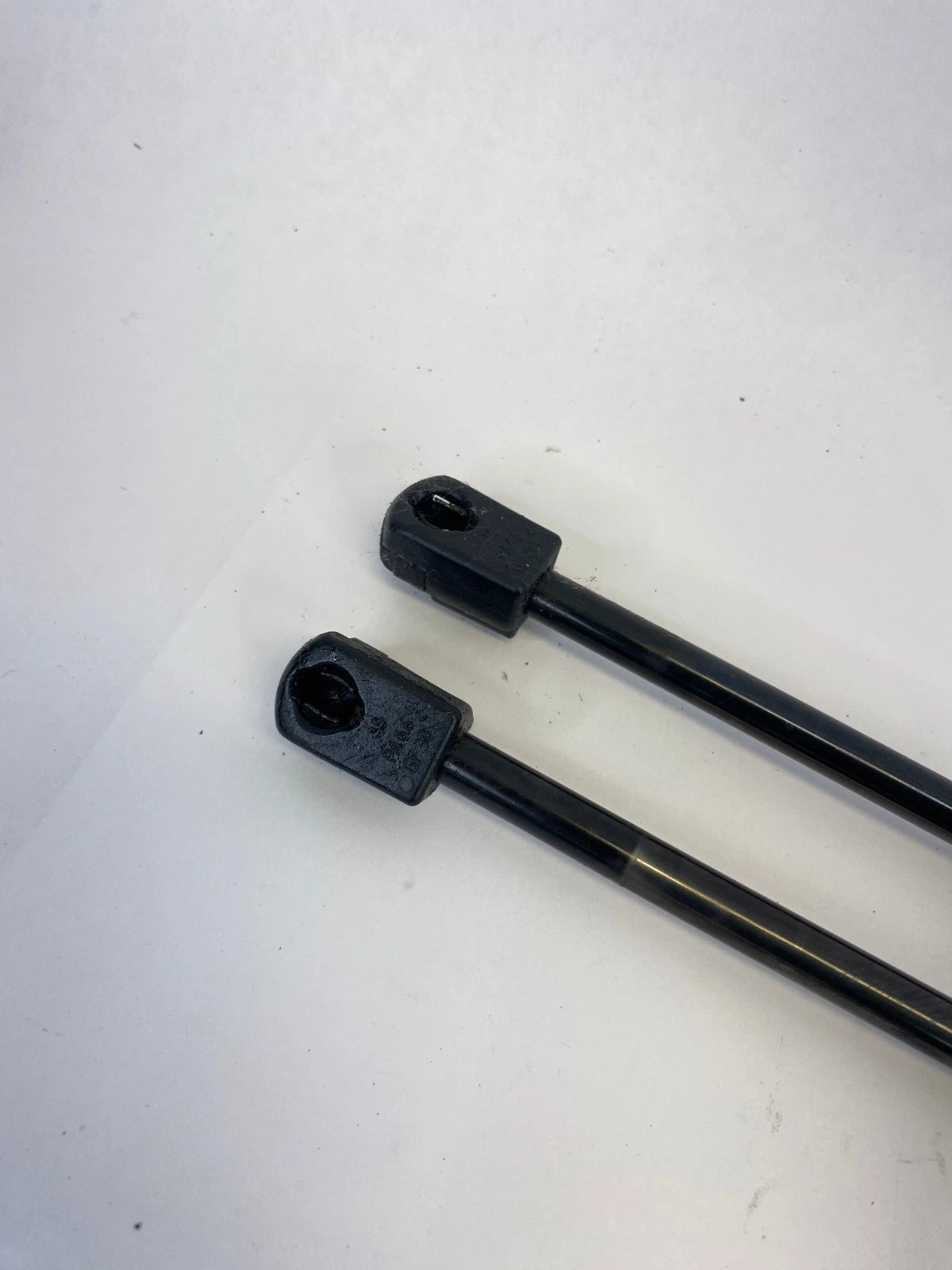 2008-2012 FORD ESCAPE REAR WINDOW LIFT SUPPORTS REAR OEM FACTORY 8L84-7842104-AD