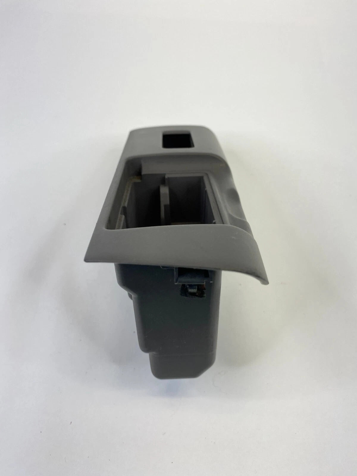 98 99 00 01 02 03 04 05 LEXUS GS300 REAR RIGHT SIDE WINDOW SWITCH COVER BEZEL