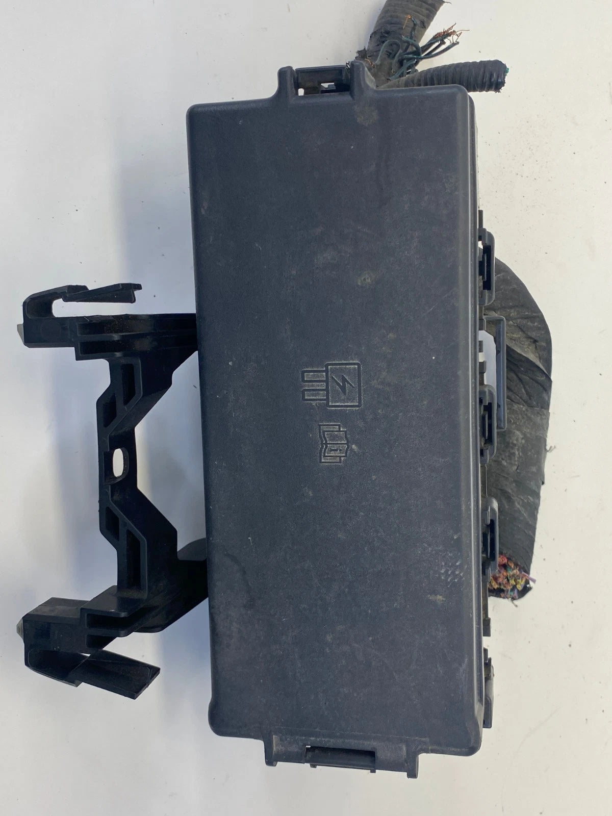 2008-2012 FORD TAURUS ENGINE FUSE BOX POWER DISTRIBUTION UNIT OEM 8G1T-14A003-AC