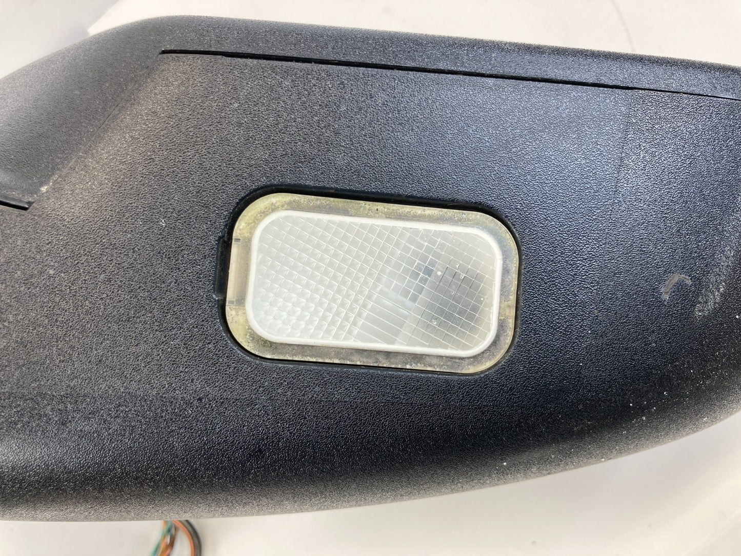 2007 2008 GMC Yukon Front Right Side View Power Mirror 15882677 OEM