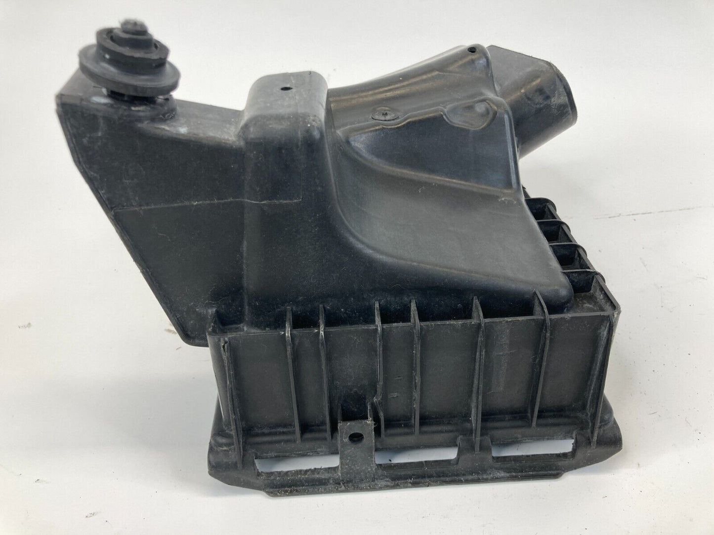 2012-2020 Chevrolet Sonic Air Intake Cleaner Box Housing Cover 95920467 OEM