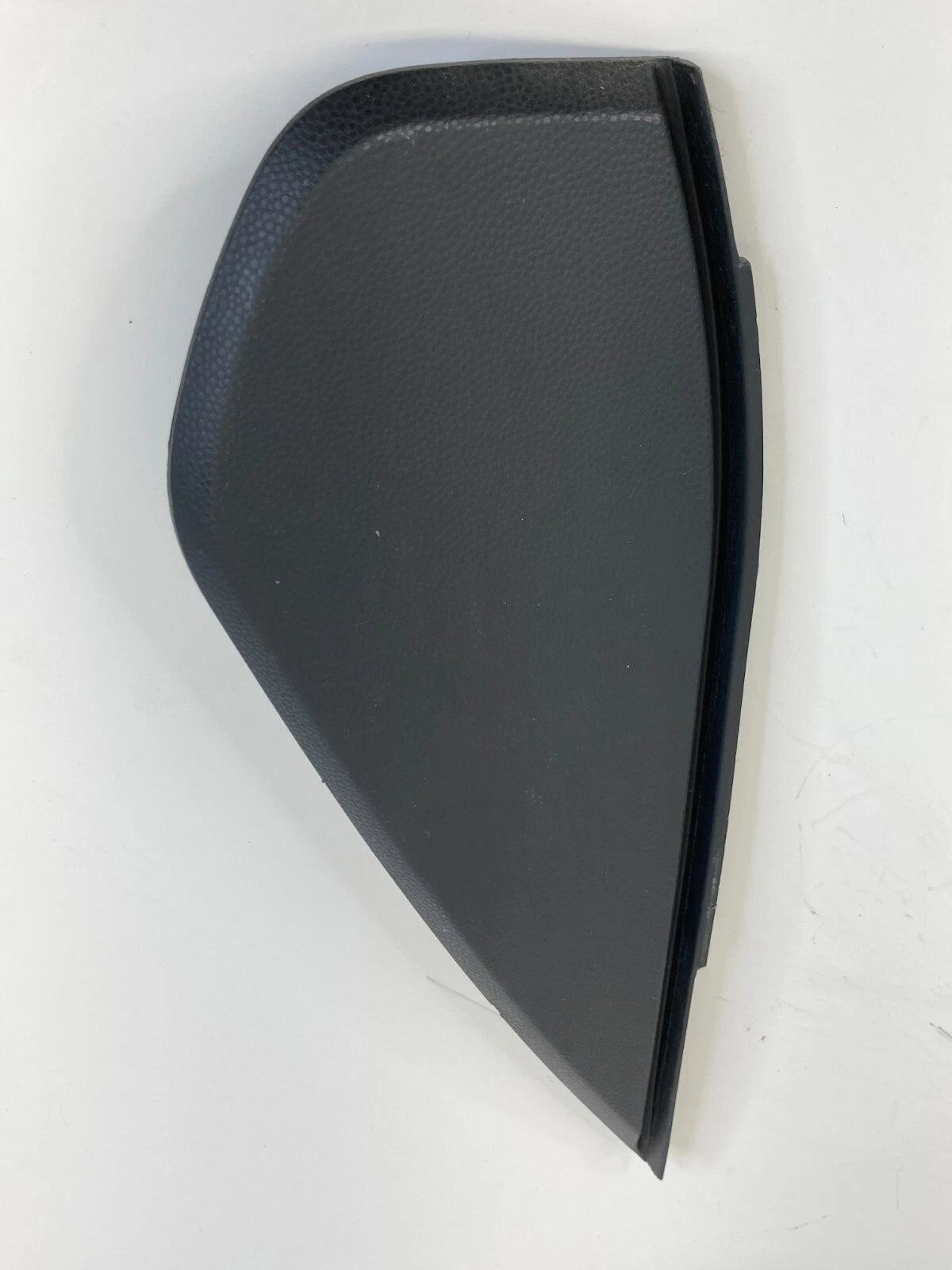 2014-2019 KIA SOUL DASHBOARD SIDE END CAP COVER FRONT RH OEM FACTORY 84766-B2000